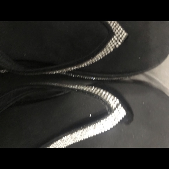 Blingy Flip flops - Picture 2 of 5